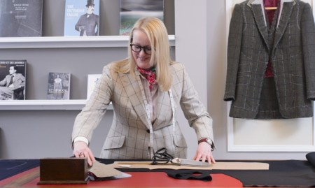 Kathryn Sargent tiene los pantalones bien puestos como la primera mujer sastre de Savile Row