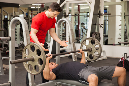 Tres variantes del press de banca para trabajar tu pectoral en el gimnasio