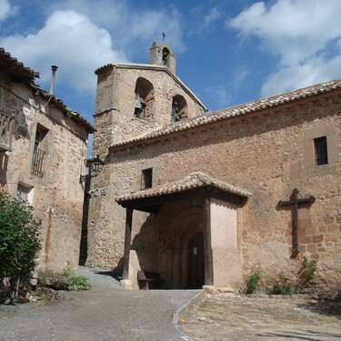 De todos los pueblos medievales que se ven en un día, este de Guadalajara es el favorito: parece Ávila en versión mini