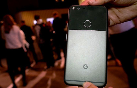 Lo único HTC en los Google Pixel es la batería, según iFixit