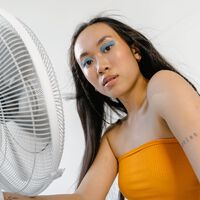 Trucos para sobrevivir a la ola de calor cuando no tienes aire acondicionado en casa. Así puedes refrescarte en casa  