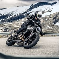 Ya ha llegado la Husqvarna 701 Vitpilen: Nacida en el hielo para enamorar, por 10.215 euros