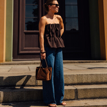 Cinco sandalias de Zara minimalistas y elegantes que van genial con faldas largas y vaqueros holgados