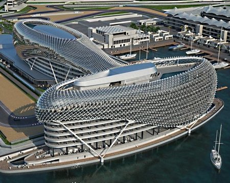 ¿La cita de Emiratos Árabes también nocturna?