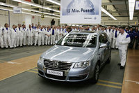 Sale de fábrica el Volkswagen Passat 15.000.000