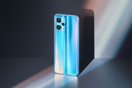 Realme 9 Pro: el móvil que cambia de color al darle el sol y quiere brillar al hacer fotos de noche
