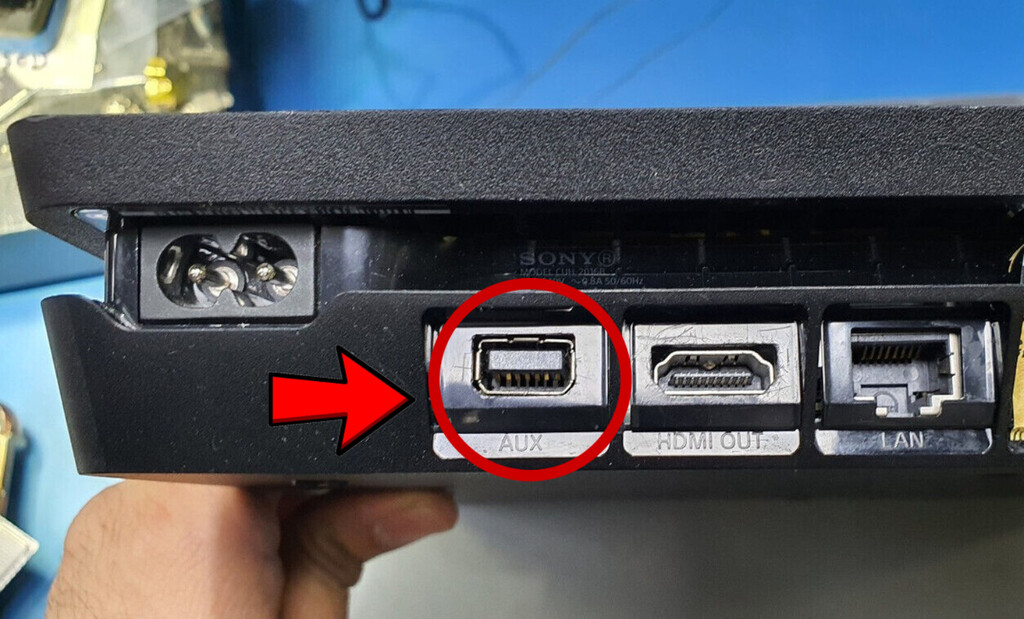 La PS4 tiene un puerto exclusivo que es prácticamente inútil: sólo tiene un uso nativo  