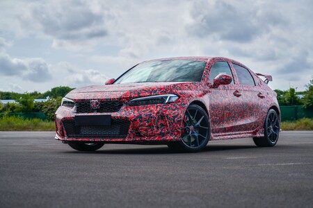 El próximo Honda Civic Type R deja ver su faceta racing aun bajo camuflaje