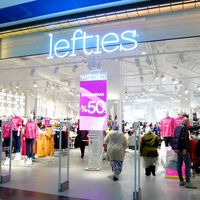 Lefties vende la vajilla de colores más elegante y barata: platos, tazas y hasta cubiertos desde 4,99 euros