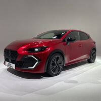 El Renault Clio quiere ser el abanderado del futuro urbano de combustión: motor híbrido de 160 CV y un consumo ridículo