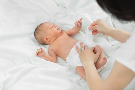 Testículo no descendido o criptorquidia: qué es y cómo se soluciona esta anomalía genital en el bebé
