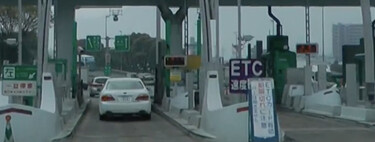 El sistema de cobro electrónico de Japón dejó de funcionar durante 38 horas y muchos conductores hicieron lo que les pareció más lógico: pagar 