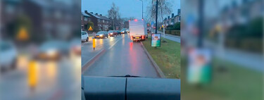 Este vídeo demuestra cómo una ambulancia no tiene que detenerse ni un segundo durante una emergencia en una ciudad abarrotada