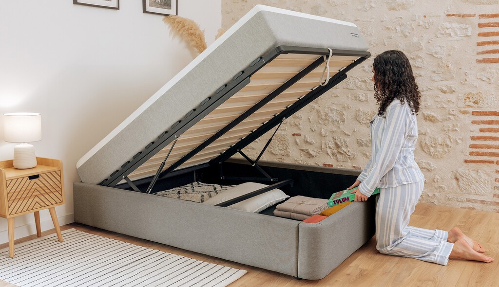 La base de la cama tiene unas misteriosas piezas de plástico y no son un adorno. Son muy importantes para nuestra salud