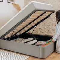 La cama tiene unas piezas de plástico escondidas: saber usarlas es fundamental para dormir mejor y cuidad la salud