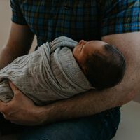 Un padre comparte que su mujer ha mentido al pediatra sobre la alimentación de su bebé y pide ayuda