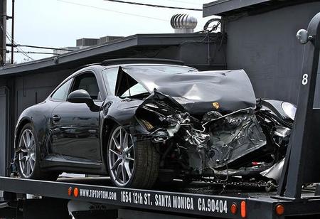 Dolorpasión™: Lindsay Lohan destroza un Porsche 911 alquilado