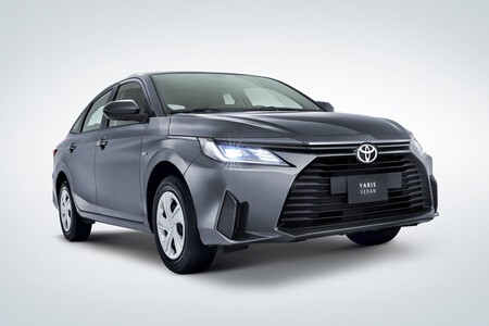 yaris sedán