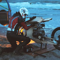 Fabricada en madera y alimentada con algas, así es la moto más sostenible de la historia