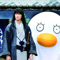 Llega a streaming una de las versiones de anime más mamarrachas de la historia. Una comedia de ciencia ficción con un live action que brilla por sí mismo 