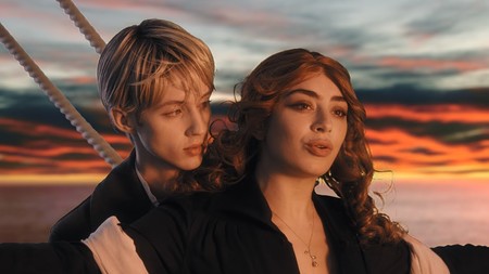 Troye Sivan se convierte en los íconos de los noventa en un nuevo video junto a Charli XCX
