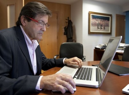 El presidente de Asturias denuncia que "hay personas que utilizan de forma espuria la red"
