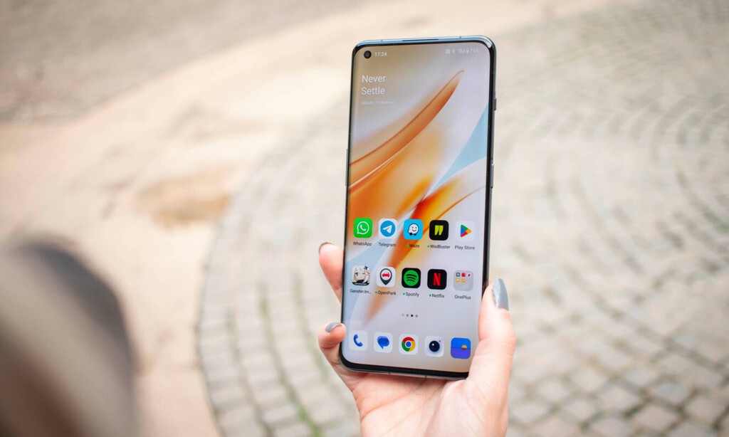Una bestia de móvil a precio mínimo: este OnePlus con cámara Hasselblad es todo un chollo hoy 