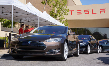Tesla prepara su desembarco en Europa este verano