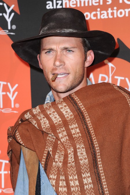 Scott Eastwood hace un guiño a su padre con su disfraz de Halloween