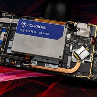 Este Frankenstein que ves es una Steam Deck con 61 TB de almacenamiento. Un hack casero pone en órbita el "problema" de la portátil de Valve 