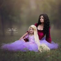 Madre e hija protagonizan espectaculares cosplay de personajes de Disney