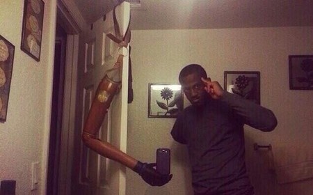 Así nos la ingeniábamos para sacarnos selfies antes de las cámaras frontales