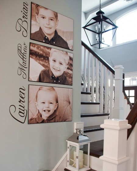 Decora una pared con las fotos y los nombres de tus hijos