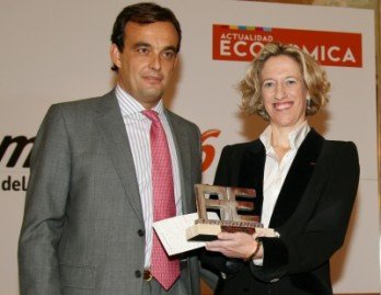 Otro premio para Magda