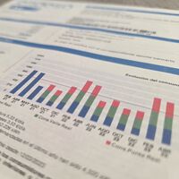 Bono social, placas solares y coche eléctrico: cómo aprovechar las nuevas medidas para ahorrar en tu factura