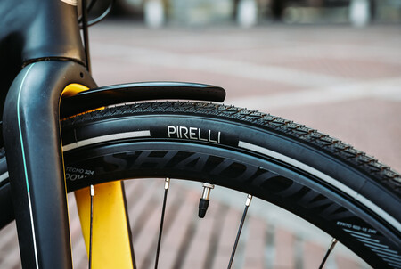 Los neumáticos de invierno para bicicletas y ebikes de Pirelli que están hechos con materiales reciclados
