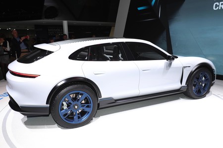 Porsche Mission E Cross Turismo