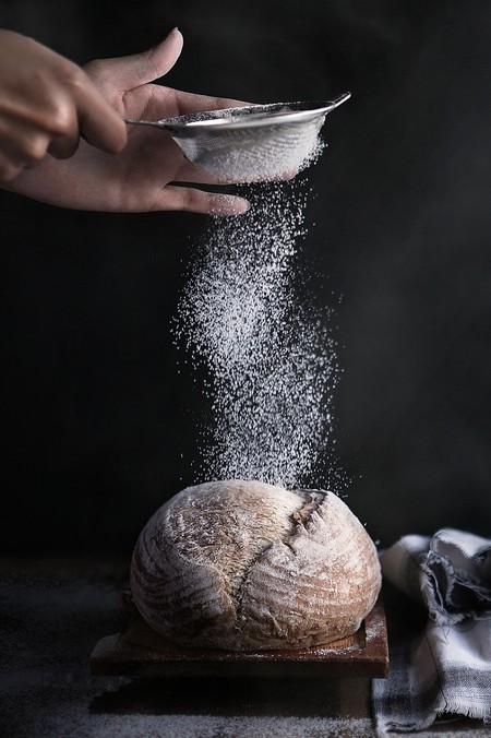 Cómo cernir harina y para qué sirve esta técnica de la gastronomía