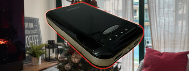 Si tienes una batería externa para móviles que ya no usas, tienes un tesoro: así puedes aprovecharla con el árbol de Navidad