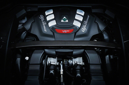 Alfa Romeo Stelvio 2018 17