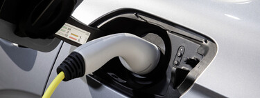 Audi a un paso de cerrar una fábrica, Porsche recorta producción y Mercedes gasta menos en baterías: La desaceleración del coche eléctrico está fastidiando los planes a las marcas