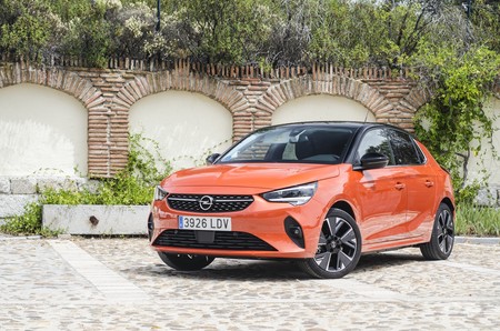 Probamos el Opel Corsa-e: el primer coche eléctrico de Opel es todo confort y sobriedad alemana, a rebufo del Peugeot e-208