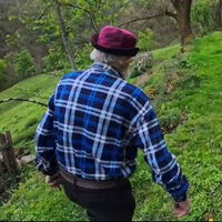 Federico (94 años), solo en una aldea de Asturias desde hace 30 años: "Aconsejo a los jóvenes que se adapten a una vida normal en la montaña" 