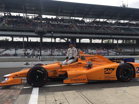 Fernando Alonso sigue vivo en la lucha por la pole position de las 500 Millas de Indianápolis