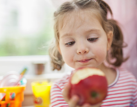 Las frutas en la alimentación infantil: la manzana y la pera