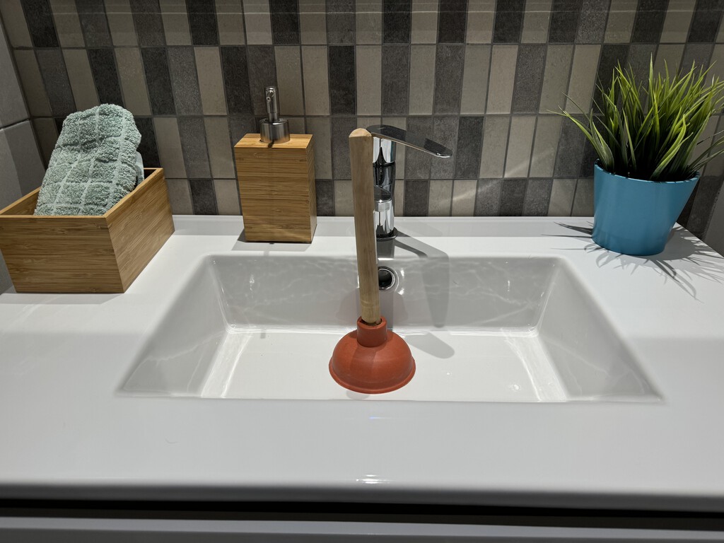 Estos son los cinco productos de limpieza que según la OCU, deberías evitar en casa