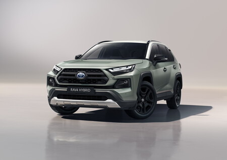 El Toyota RAV4 2022 gana estilo mediante un ligerísimo facelift