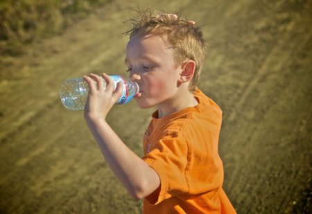 Recomendaciones de ingesta de agua en los niños