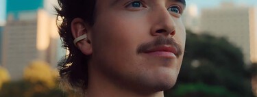 Audífonos de formato abierto con sonido espacial y resistentes al agua y sudor. Puedes conectarlos hasta a 10 metros de distancia  