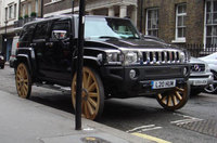 Señoras y señores, con ustedes ¡la Hummer-Diligencia!
